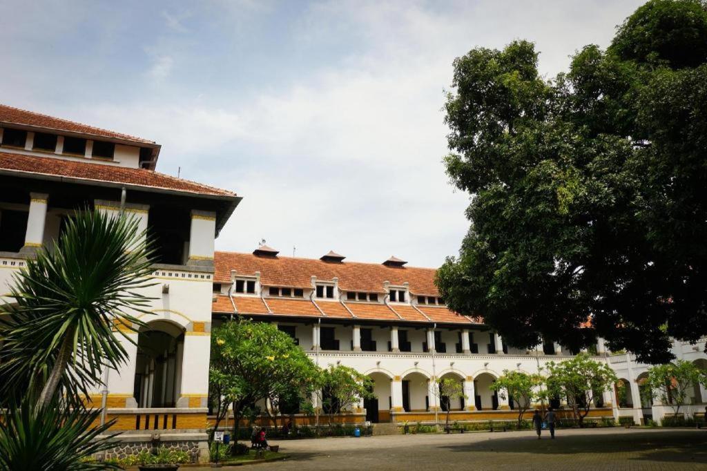 Aruuman Hotel Simpanglima Semarang Luaran gambar